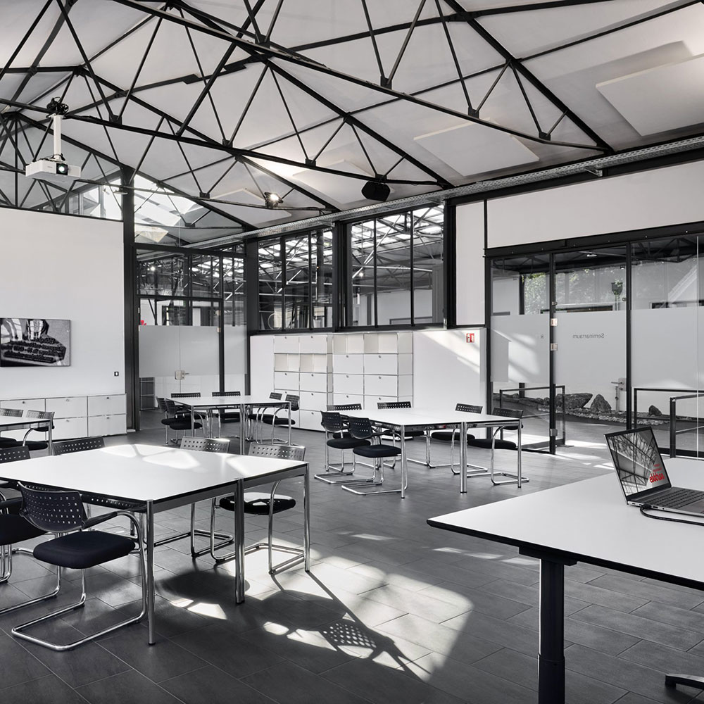 Workshopraum R01 im Ebbtron Solingen – inspirierender Raum mit flexibler Gestaltung für kreative Meetings, Brainstormings und Teamwork.