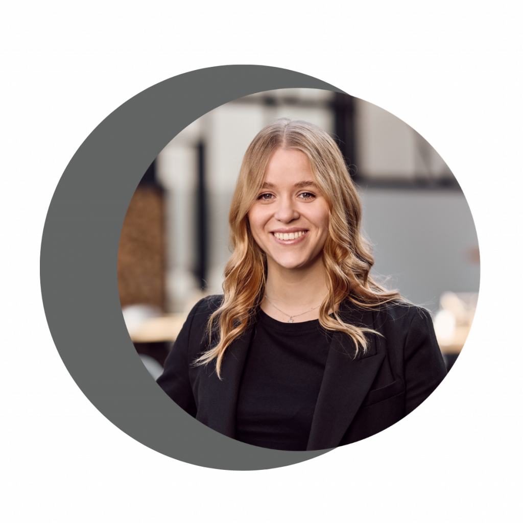 Eventmanagerin Marie Rosanka der Eventlocation Ebbtron Solingen – Ansprechpartnerin für Konferenzräume, Tagungen und Firmenveranstaltungen